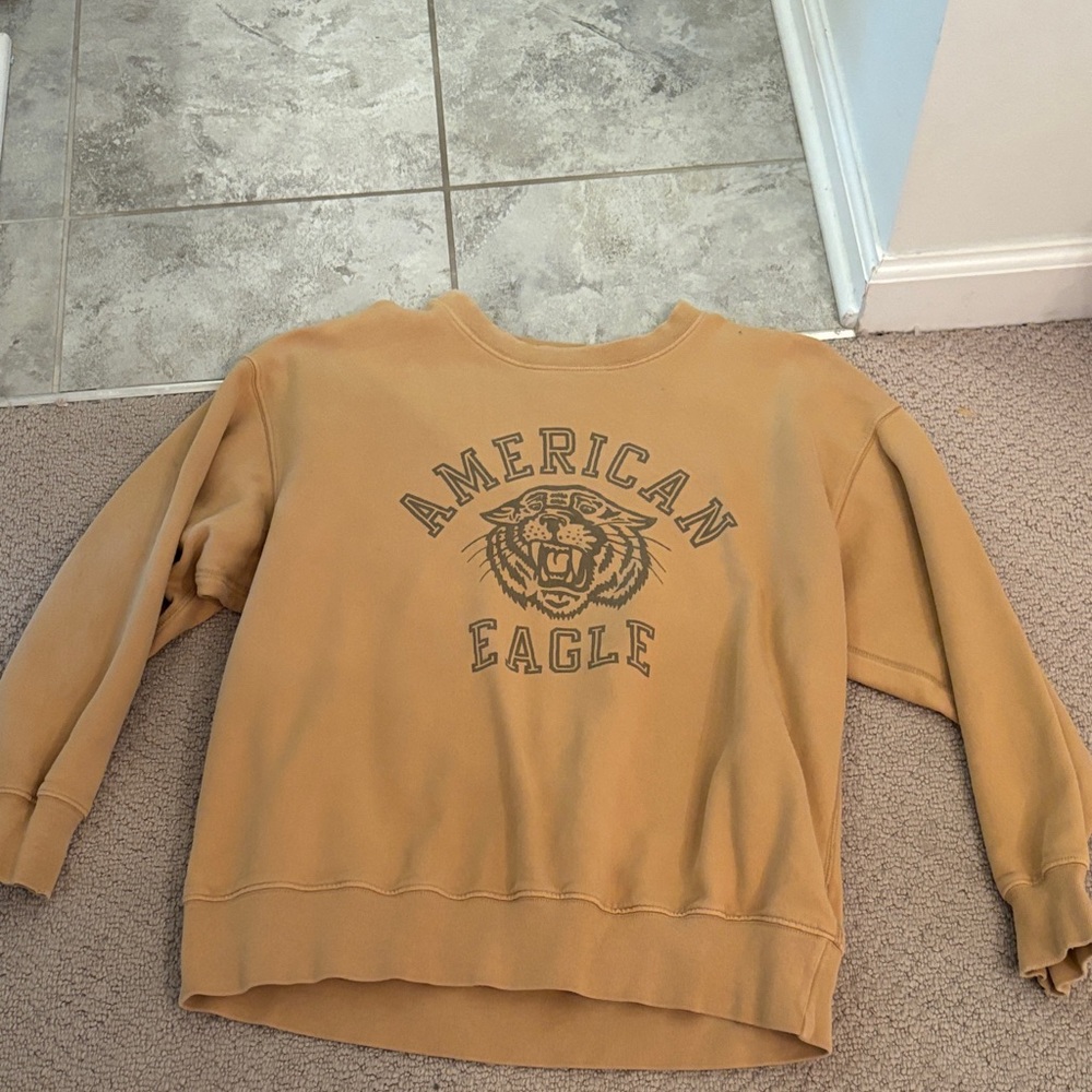 American Eagle Cream Fleece Pullover